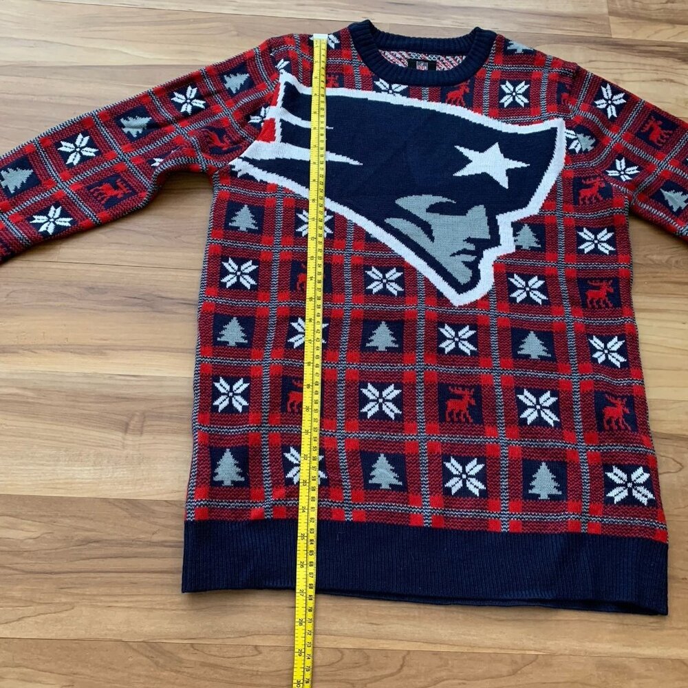 NFL New England Patriots Christmas Sweater Men’s Small Crew Neck Acrylic - Picture 5 of 11